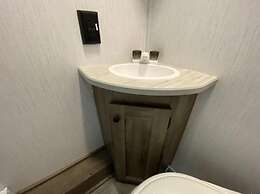 Givens Glamper Heartland W 3 Beds, Outdoor Pool, Views for Days