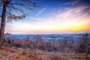 Givens Glamper Heartland W 3 Beds, Outdoor Pool, Views for Days