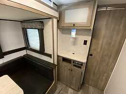 Givens Glamper Heartland W 3 Beds, Outdoor Pool, Views for Days