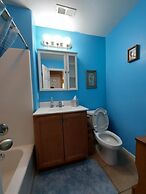 Blue Bird Hill with Deck & Middle of Branson Location