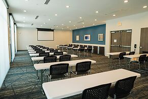 Holiday Inn Express & Suites McCalla - Birmingham West by IHG