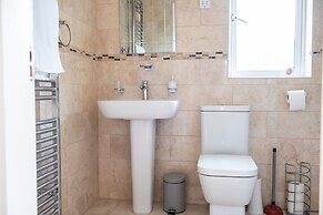 4br-7guests-freeparking-garden-wifi