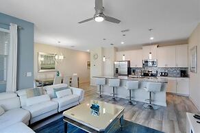 Storey Lake 4 Bedroom Townhome 4 Townhouse by RedAwning