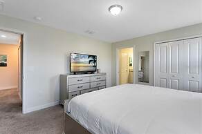 Storey Lake 4 Bedroom Townhome 4 Townhouse by RedAwning