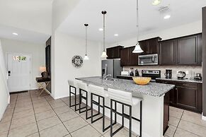 7 Bed Luxury Home With Great Amenities! 7 Bedroom Villa by RedAwning