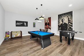 7 Bed Luxury Home With Great Amenities! 7 Bedroom Villa by RedAwning