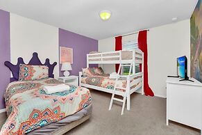 7 Bed Luxury Home With Great Amenities! 7 Bedroom Villa by RedAwning