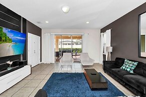 7 Bed Luxury Home With Great Amenities! 7 Bedroom Villa by RedAwning