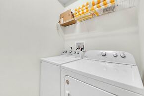 7 Bed Luxury Home With Great Amenities! 7 Bedroom Villa by RedAwning