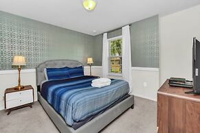 7 Bed Luxury Home With Great Amenities! 7 Bedroom Villa by RedAwning