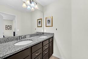 7 Bed Luxury Home With Great Amenities! 7 Bedroom Villa by RedAwning