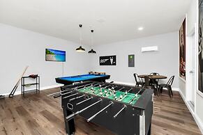 7 Bed Luxury Home With Great Amenities! 7 Bedroom Villa by RedAwning