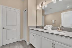 8 Bed Pool/spa In Champions Gate Resort! 8 Bedroom Villa by Redawning