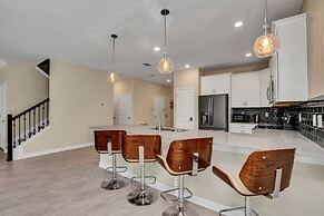 8 Bed Pool/spa In Champions Gate Resort! 8 Bedroom Villa by Redawning