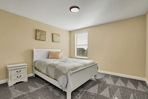 8 Bed Pool/spa In Champions Gate Resort! 8 Bedroom Villa by Redawning