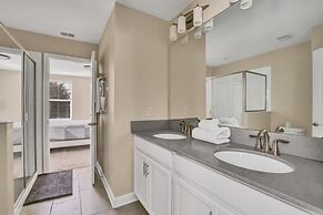 8 Bed Pool/spa In Champions Gate Resort! 8 Bedroom Villa by Redawning