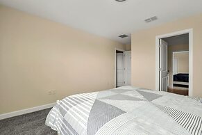 8 Bed Pool/spa In Champions Gate Resort! 8 Bedroom Villa by Redawning