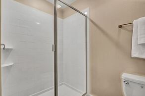 8 Bed Pool/spa In Champions Gate Resort! 8 Bedroom Villa by Redawning