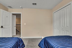 8 Bed Pool/spa In Champions Gate Resort! 8 Bedroom Villa by Redawning