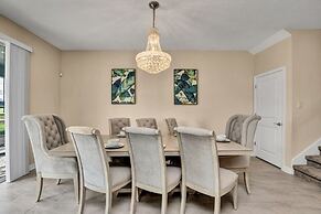 8 Bed Pool/spa In Champions Gate Resort! 8 Bedroom Villa by Redawning