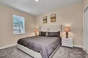 8 Bed Pool/spa In Champions Gate Resort! 8 Bedroom Villa by Redawning