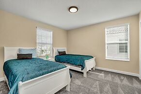 8 Bed Pool/spa In Champions Gate Resort! 8 Bedroom Villa by Redawning