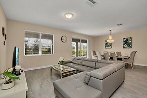 8 Bed Pool/spa In Champions Gate Resort! 8 Bedroom Villa by Redawning