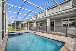 8 Bed Pool/spa In Champions Gate Resort! 8 Bedroom Villa by Redawning