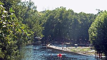 Sandomil Riverbeach Tiny House