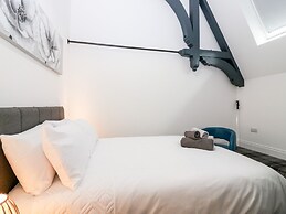 The Court Room at The Institute Executive Apartments