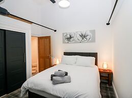 The Court Room at The Institute Executive Apartments