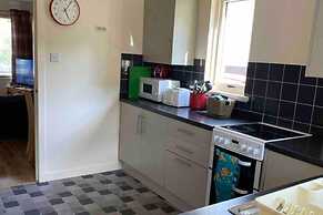2 Bedroom Sleep 4 House - Private Garden