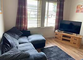 2 Bedroom Sleep 4 House - Private Garden