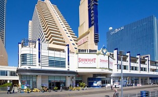 TWO Separate Bold Cozysuites on the Boardwalk