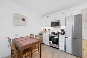 Cozysuites Beachfront 2BR 3BA Condo