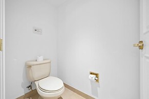 2br/3ba Condo Right Between Hard Rock and Ocean Casino!