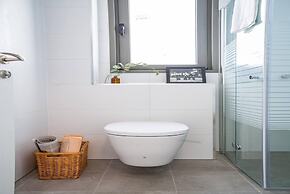 Panoramic Sea Views Coastal Escape by Sea N' Rent