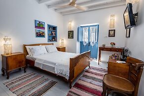 The Aegean blue country house Old Milos