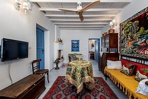 The Aegean blue country house Old Milos