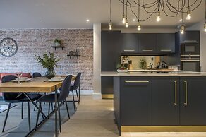 The Quadrant - The Botanical Suite