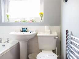 Tudors eSuites Four Bedroom House Garden