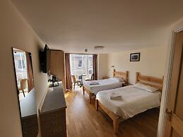 The Grand Harbour Hotel