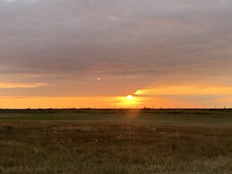 Beachcomber Seafront Pet Friendly Cottage