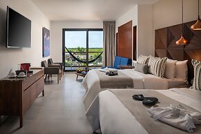 Ventus Ha at Marina El Cid Spa & Beach Resort