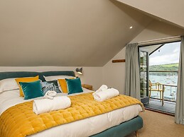 Postcard Lodge