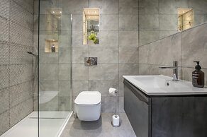 The Quadrant - The Palm Suite