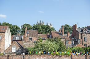 The Quadrant - The Palm Suite