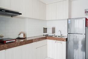 Comfort and Modern 1BR Casa De Parco Apartment