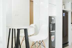 Comfort and Modern Studio at Tree Park Cikokol Apartment