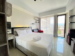 Bright Studio Room at Beverly Dago Apartment